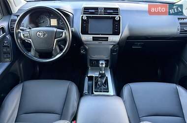 Внедорожник / Кроссовер Toyota Land Cruiser Prado 2019 в 