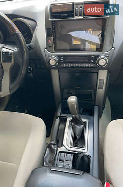 Внедорожник / Кроссовер Toyota Land Cruiser Prado 2011 в 