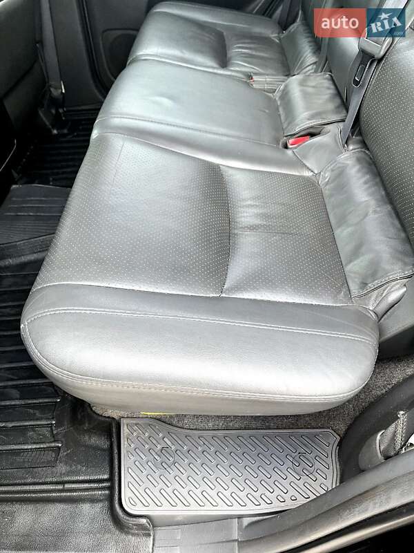 Позашляховик / Кросовер Toyota Land Cruiser Prado 2005 в Дніпрі