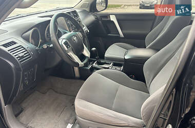 Внедорожник / Кроссовер Toyota Land Cruiser Prado 2011 в 