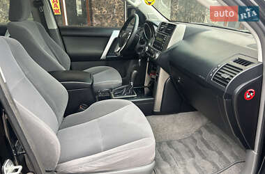 Внедорожник / Кроссовер Toyota Land Cruiser Prado 2011 в 