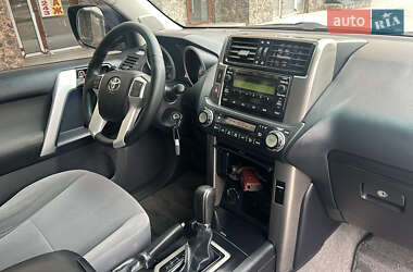 Внедорожник / Кроссовер Toyota Land Cruiser Prado 2011 в 