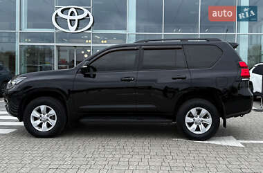Внедорожник / Кроссовер Toyota Land Cruiser Prado 2019 в 