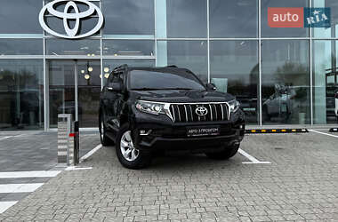 Внедорожник / Кроссовер Toyota Land Cruiser Prado 2019 в 