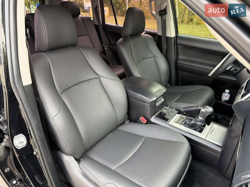 Внедорожник / Кроссовер Toyota Land Cruiser Prado 2018 в Киеве фото 12 Внедорожник / Кроссовер Toyota Land Cruiser Prado 2018 в Киеве