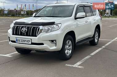 Позашляховик / Кросовер Toyota Land Cruiser Prado 2019 в 