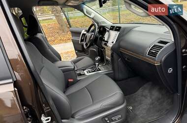 Позашляховик / Кросовер Toyota Land Cruiser Prado 2022 в 