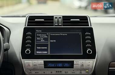 Позашляховик / Кросовер Toyota Land Cruiser Prado 2022 в 