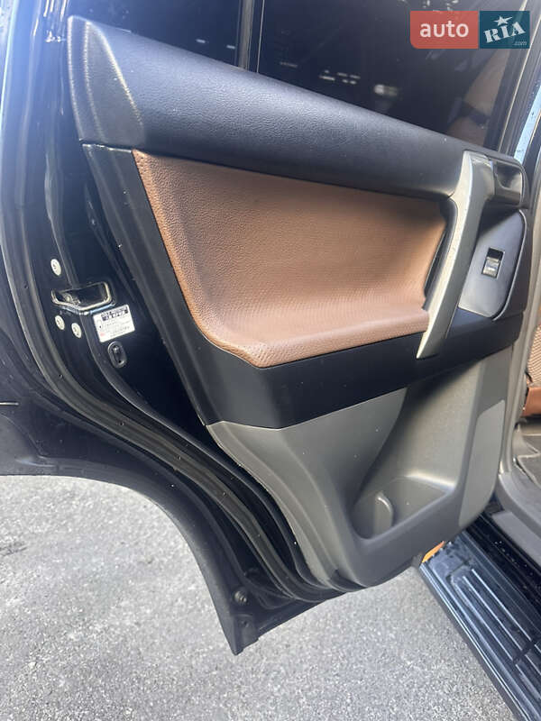 Внедорожник / Кроссовер Toyota Land Cruiser Prado 2010 в Львове