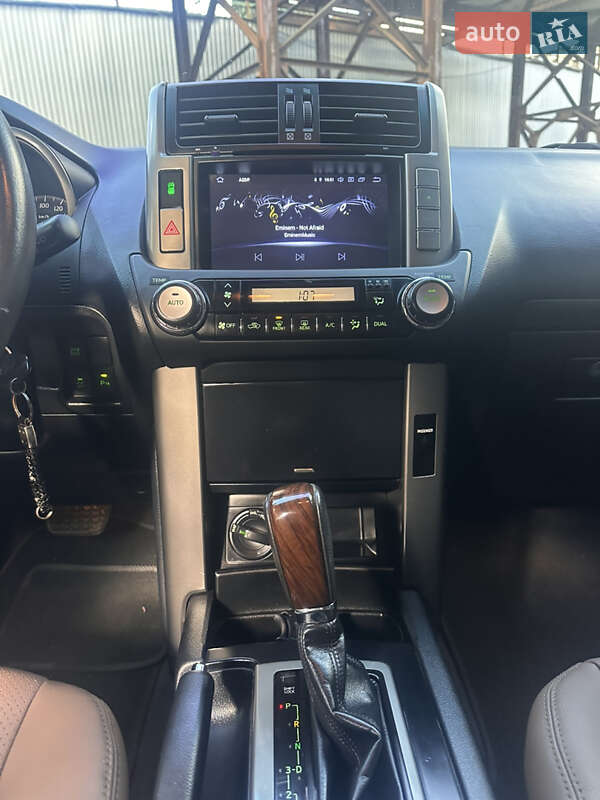 Внедорожник / Кроссовер Toyota Land Cruiser Prado 2010 в Львове