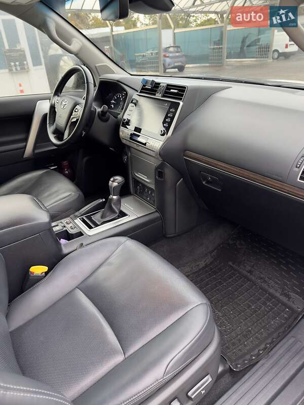Внедорожник / Кроссовер Toyota Land Cruiser Prado 2021 в Киеве