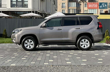 Внедорожник / Кроссовер Toyota Land Cruiser Prado 2018 в 