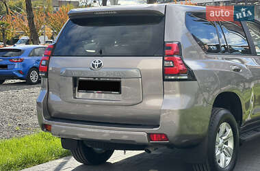 Внедорожник / Кроссовер Toyota Land Cruiser Prado 2018 в 