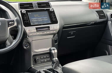 Внедорожник / Кроссовер Toyota Land Cruiser Prado 2018 в 