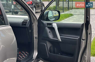 Внедорожник / Кроссовер Toyota Land Cruiser Prado 2018 в 