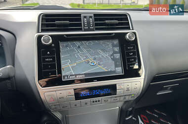 Внедорожник / Кроссовер Toyota Land Cruiser Prado 2018 в 