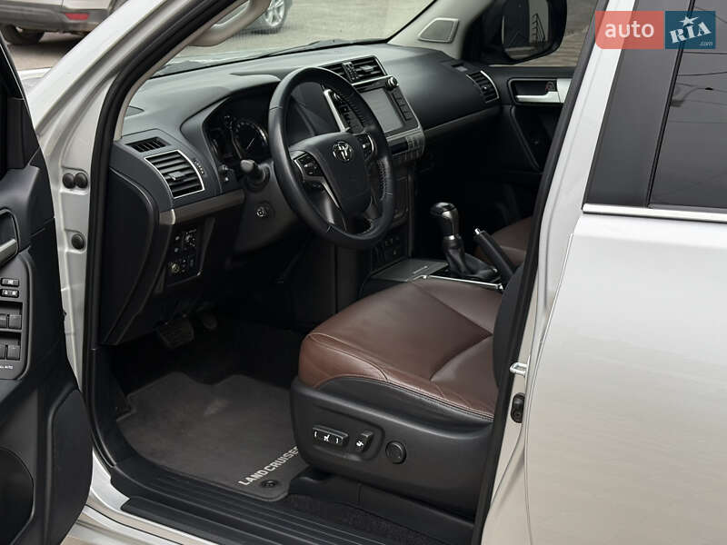 Внедорожник / Кроссовер Toyota Land Cruiser Prado 2018 в Тернополе фото 9 Внедорожник / Кроссовер Toyota Land Cruiser Prado 2018 в Тернополе