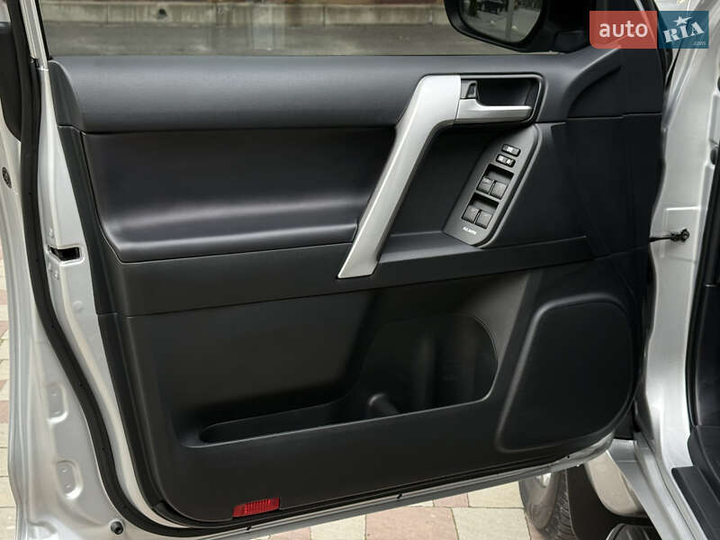 Внедорожник / Кроссовер Toyota Land Cruiser Prado 2018 в Тернополе фото 54 Внедорожник / Кроссовер Toyota Land Cruiser Prado 2018 в Тернополе