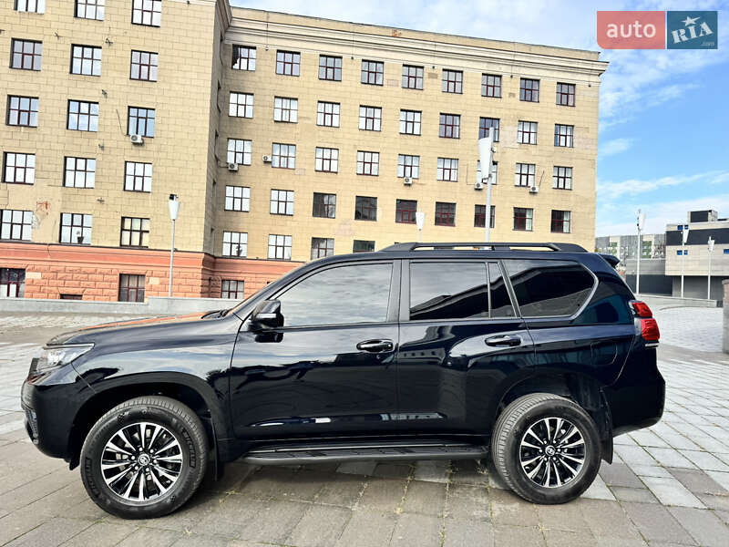 Внедорожник / Кроссовер Toyota Land Cruiser Prado 2023 в Харькове