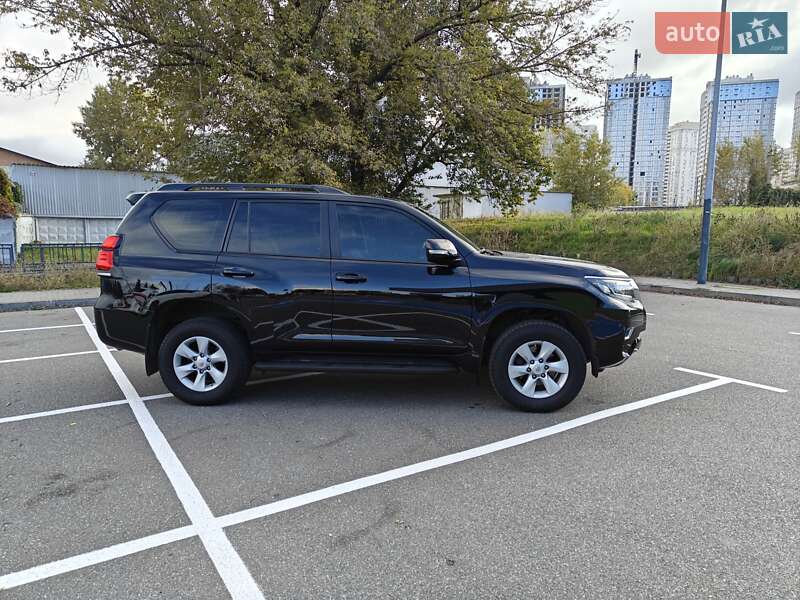 Позашляховик / Кросовер Toyota Land Cruiser Prado 2019 в Києві фото 6 Позашляховик / Кросовер Toyota Land Cruiser Prado 2019 в Києві