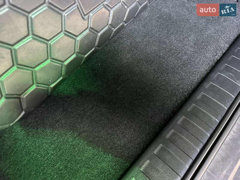 Позашляховик / Кросовер Toyota Land Cruiser Prado 2019 в Черкасах фото 19 Позашляховик / Кросовер Toyota Land Cruiser Prado 2019 в Черкасах