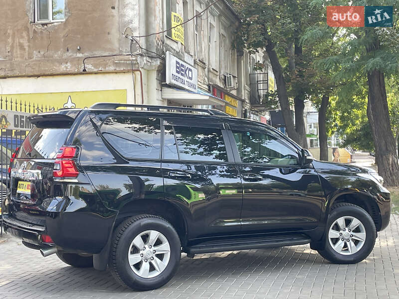 Позашляховик / Кросовер Toyota Land Cruiser Prado 2017 в Миколаєві