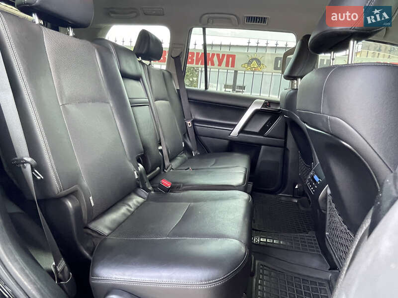 Позашляховик / Кросовер Toyota Land Cruiser Prado 2017 в Миколаєві