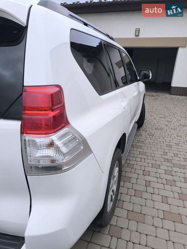 Внедорожник / Кроссовер Toyota Land Cruiser Prado 2010 в Киеве