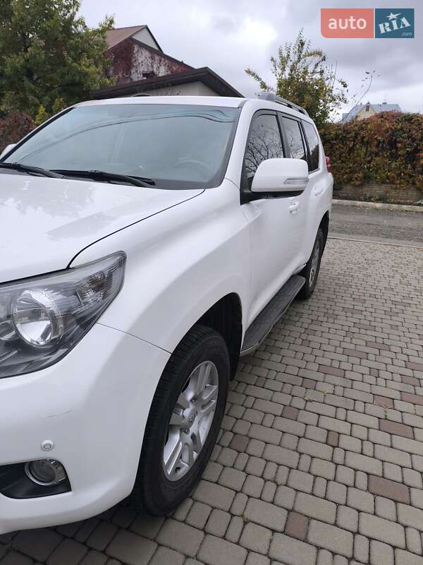 Внедорожник / Кроссовер Toyota Land Cruiser Prado 2010 в Киеве