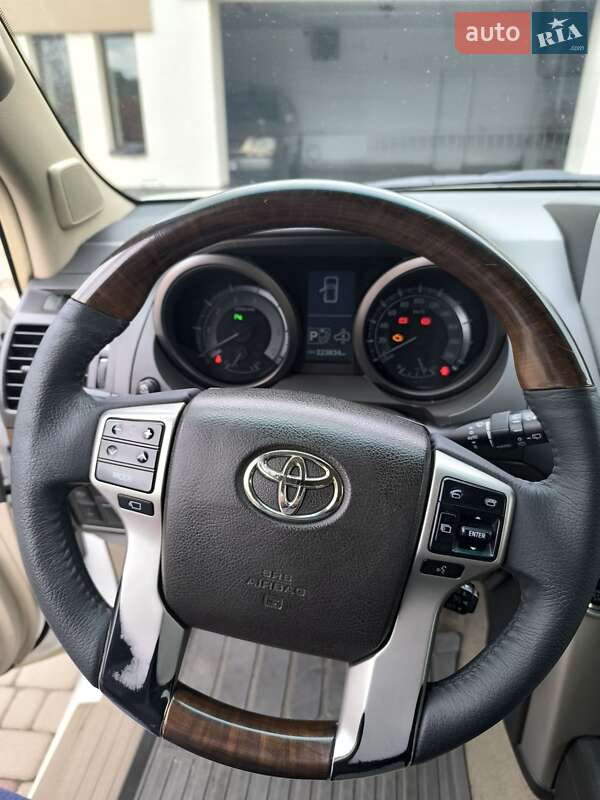 Внедорожник / Кроссовер Toyota Land Cruiser Prado 2010 в Киеве