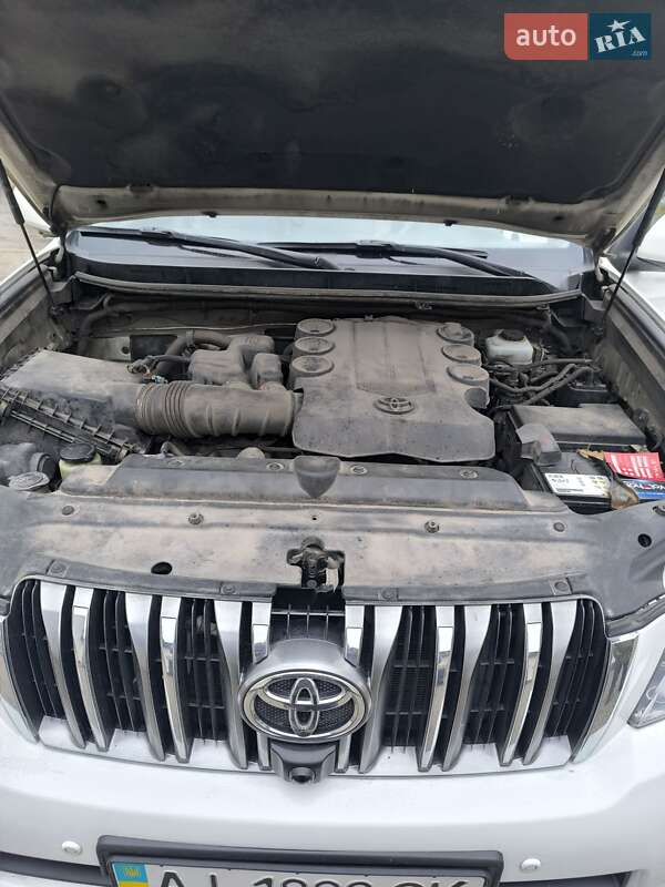 Внедорожник / Кроссовер Toyota Land Cruiser Prado 2010 в Киеве