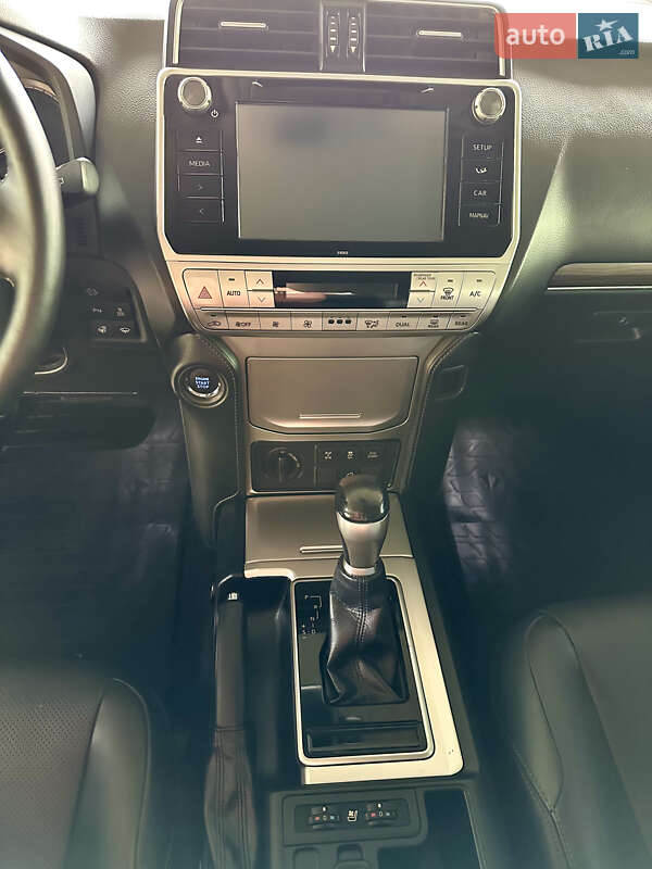 Позашляховик / Кросовер Toyota Land Cruiser Prado 2018 в Києві