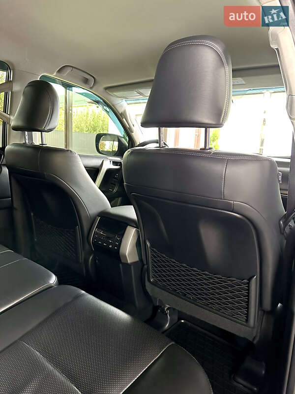 Позашляховик / Кросовер Toyota Land Cruiser Prado 2018 в Києві