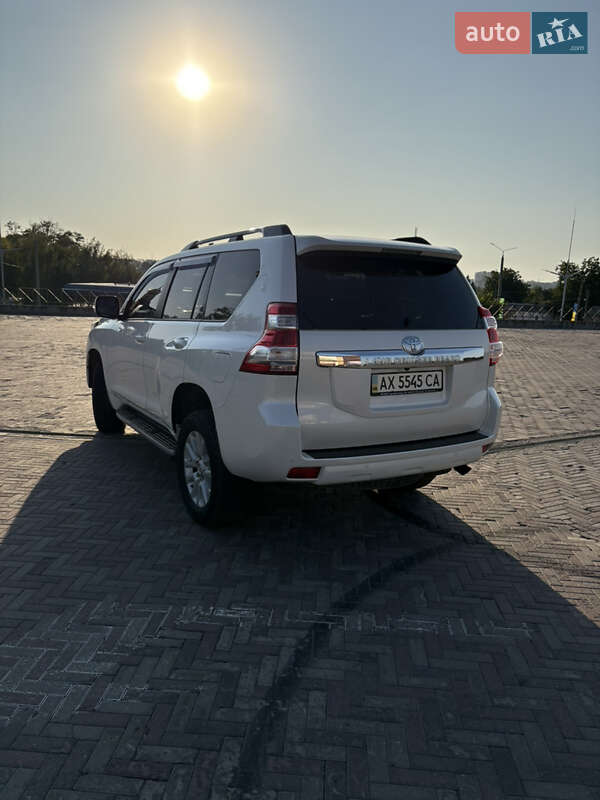 Позашляховик / Кросовер Toyota Land Cruiser Prado 2013 в Харкові