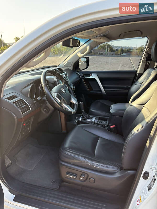 Позашляховик / Кросовер Toyota Land Cruiser Prado 2013 в Харкові