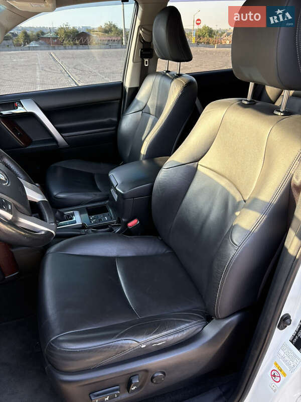 Позашляховик / Кросовер Toyota Land Cruiser Prado 2013 в Харкові