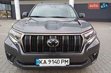 Внедорожник / Кроссовер Toyota Land Cruiser Prado 2022 в 