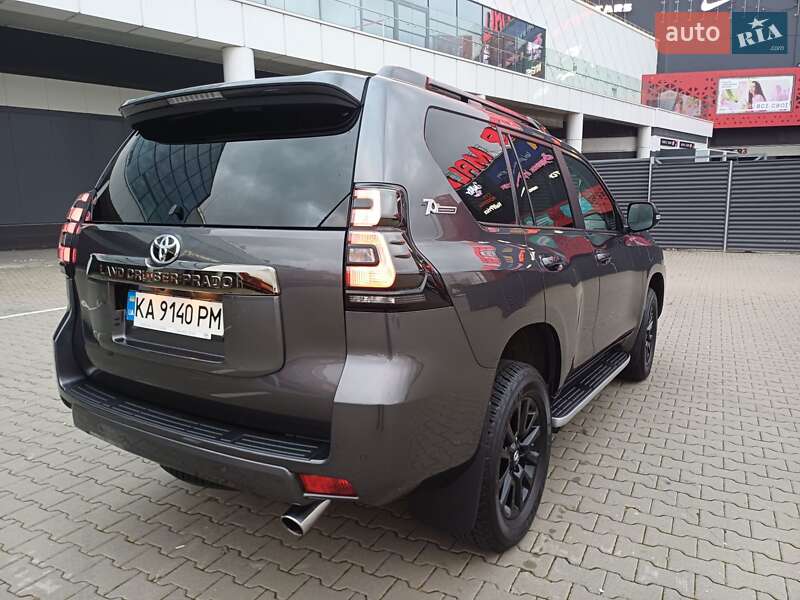Позашляховик / Кросовер Toyota Land Cruiser Prado 2022 в Києві