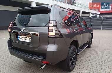 Внедорожник / Кроссовер Toyota Land Cruiser Prado 2022 в 