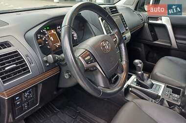 Внедорожник / Кроссовер Toyota Land Cruiser Prado 2022 в 