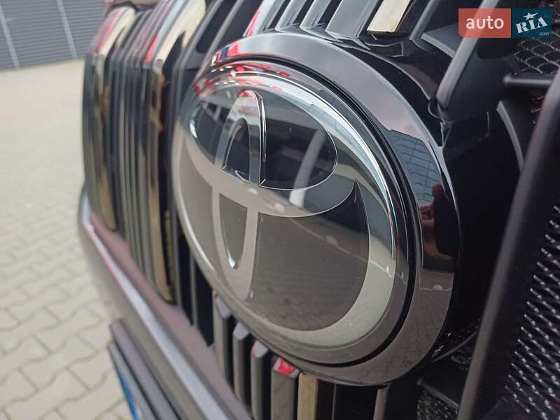 Позашляховик / Кросовер Toyota Land Cruiser Prado 2022 в Києві