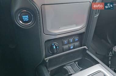 Внедорожник / Кроссовер Toyota Land Cruiser Prado 2022 в 