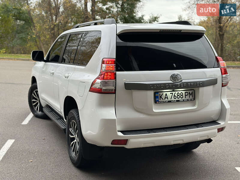 Позашляховик / Кросовер Toyota Land Cruiser Prado 2013 в Києві фото 15 Позашляховик / Кросовер Toyota Land Cruiser Prado 2013 в Києві