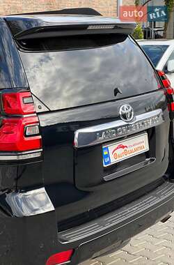 Внедорожник / Кроссовер Toyota Land Cruiser Prado 2020 в 