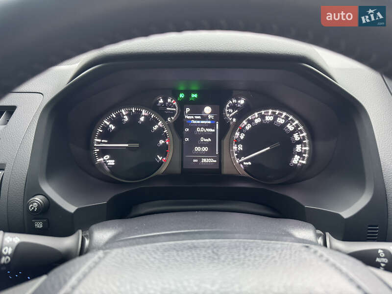 Позашляховик / Кросовер Toyota Land Cruiser Prado 2022 в Києві