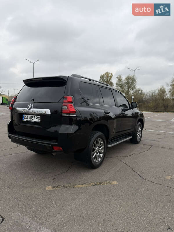 Внедорожник / Кроссовер Toyota Land Cruiser Prado 2019 в Киеве фото 10 Внедорожник / Кроссовер Toyota Land Cruiser Prado 2019 в Киеве