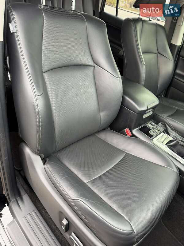 Внедорожник / Кроссовер Toyota Land Cruiser Prado 2019 в Киеве фото 16 Внедорожник / Кроссовер Toyota Land Cruiser Prado 2019 в Киеве