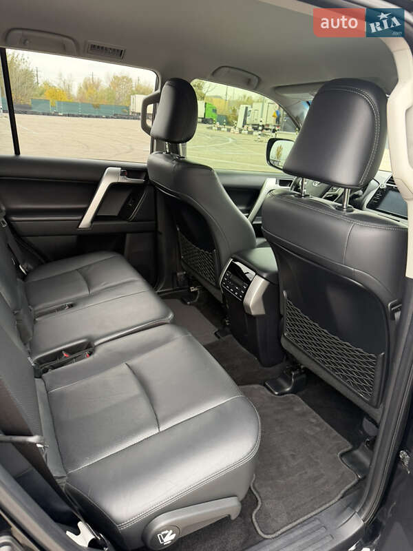 Внедорожник / Кроссовер Toyota Land Cruiser Prado 2019 в Киеве фото 22 Внедорожник / Кроссовер Toyota Land Cruiser Prado 2019 в Киеве