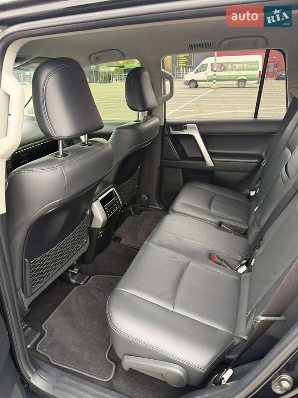 Внедорожник / Кроссовер Toyota Land Cruiser Prado 2019 в Киеве фото 26 Внедорожник / Кроссовер Toyota Land Cruiser Prado 2019 в Киеве