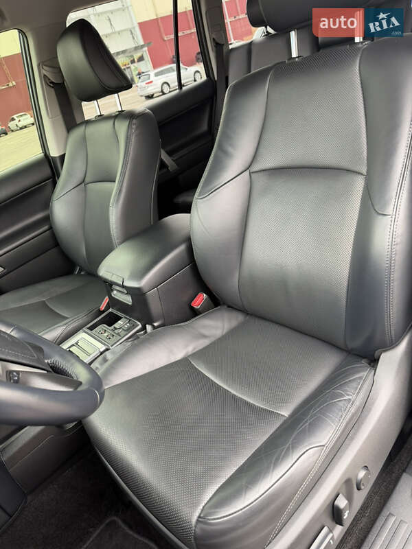 Внедорожник / Кроссовер Toyota Land Cruiser Prado 2019 в Киеве фото 30 Внедорожник / Кроссовер Toyota Land Cruiser Prado 2019 в Киеве